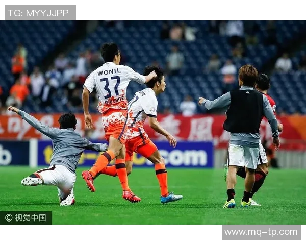 济州联与浦和激烈对抗引发场外斗殴事件引发广泛关注与讨论